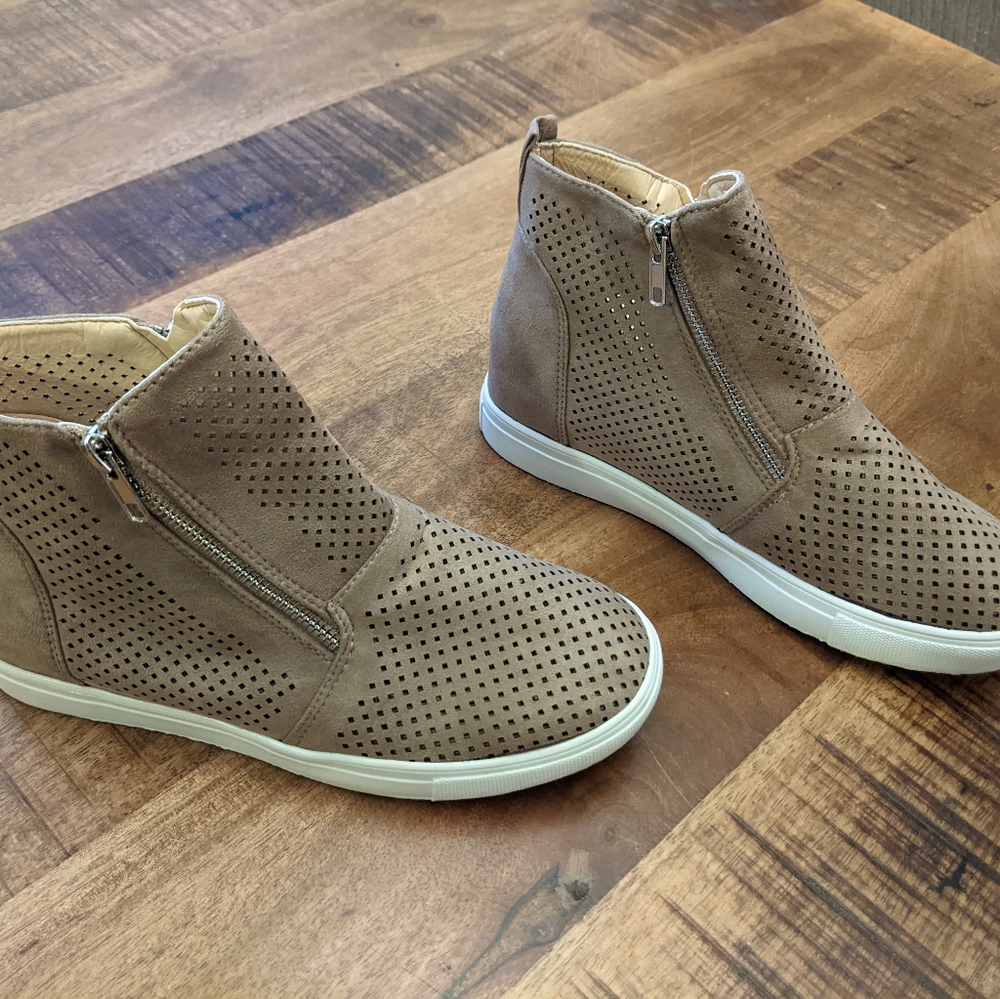 Women's Sneaker Wedges